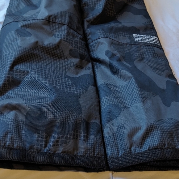 Boys DC Shoes Snow Bibs - Picture 3 of 6